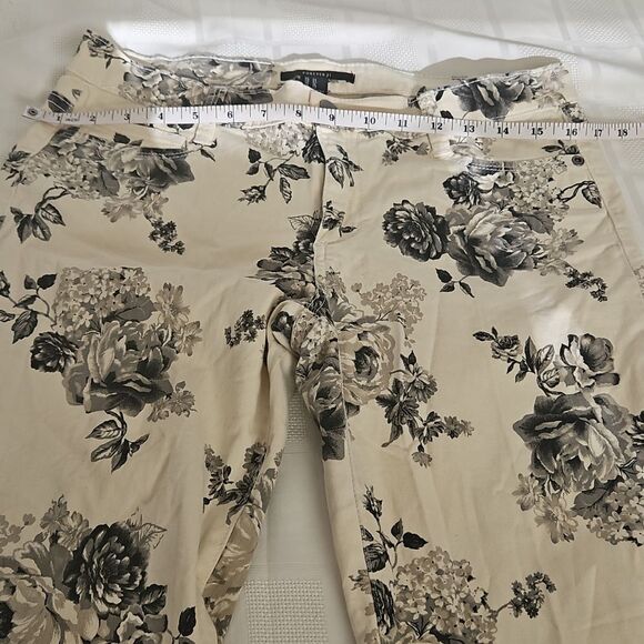 Floral Print Women's Jeans - Picture 15 of 16